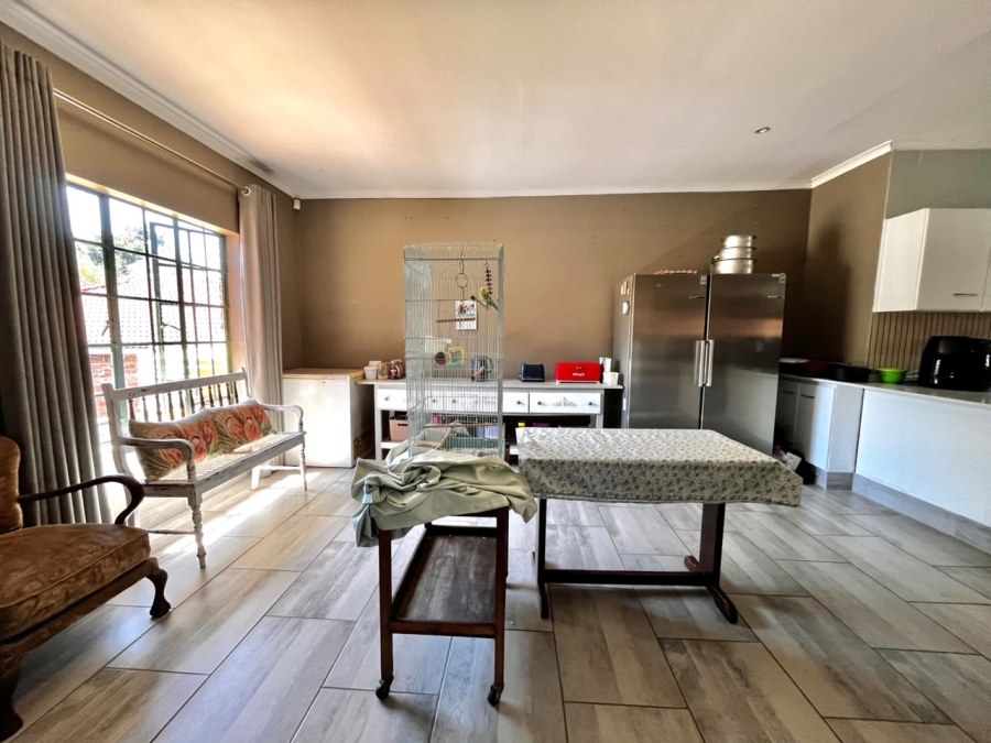 To Let 4 Bedroom Property for Rent in Cashan North West